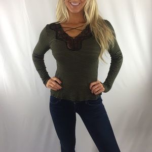 Jessica Simpson top size small